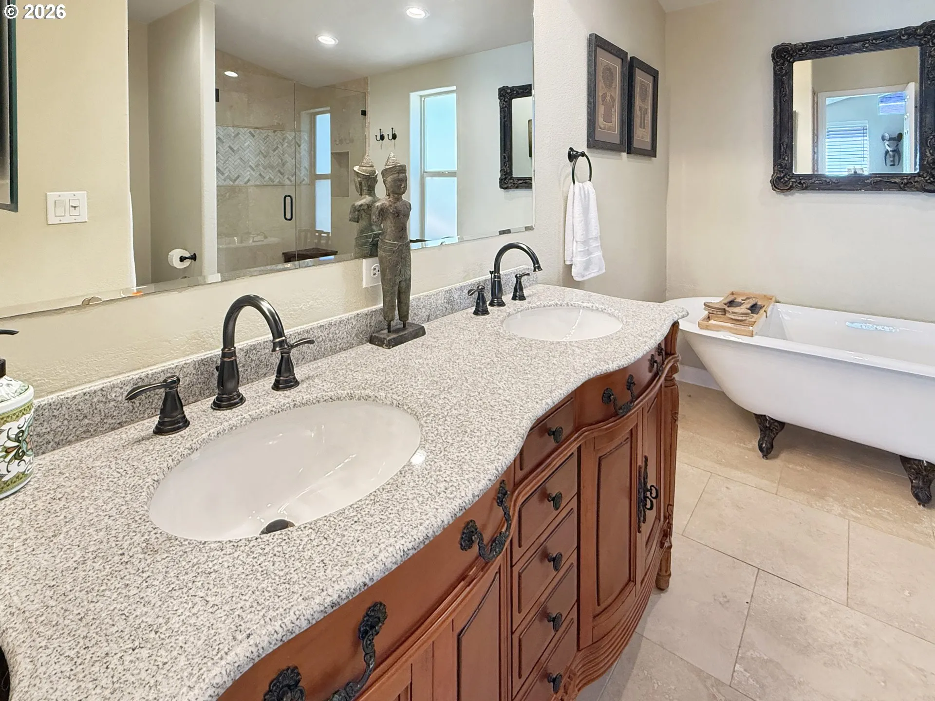 Bedroom-Full Bathroom