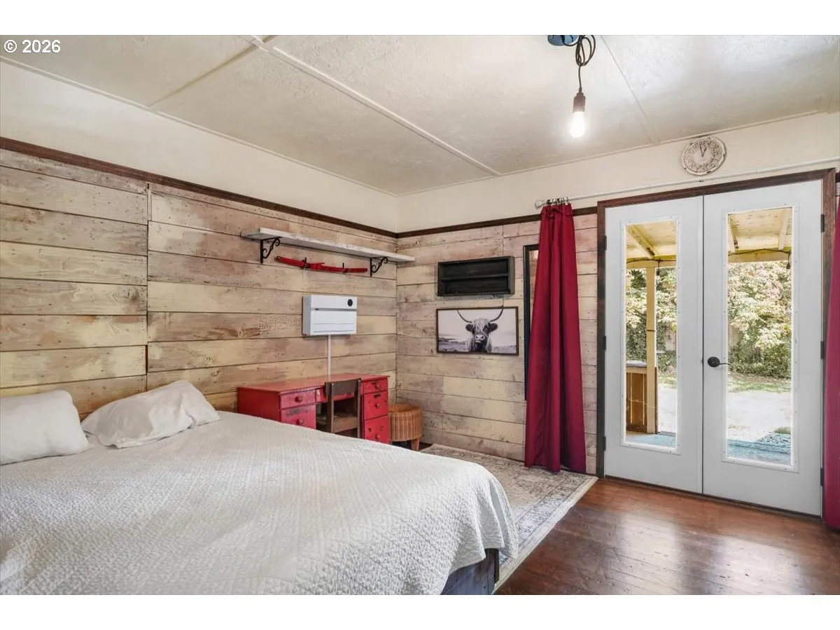 Owner's Suite Bedroom-Main