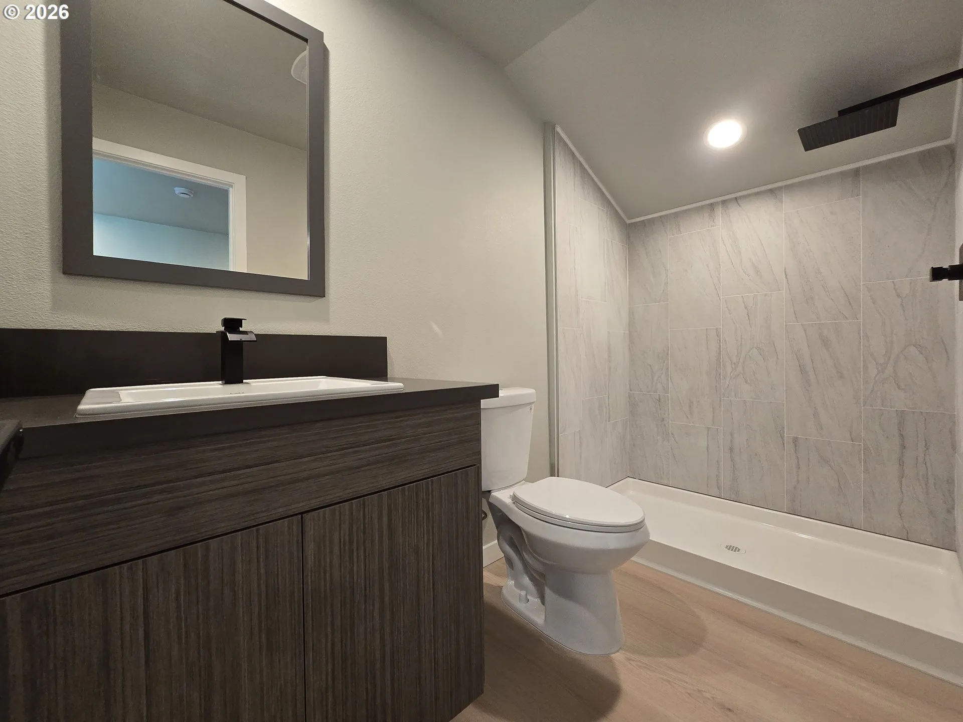 Bathroom-Upper