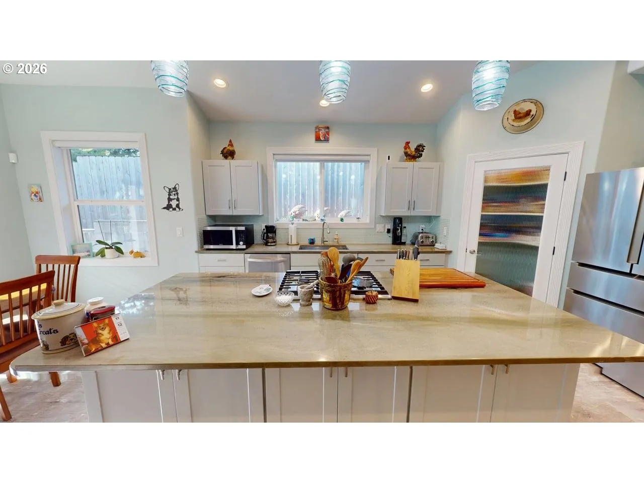 Kitchen-Breakfast Bar