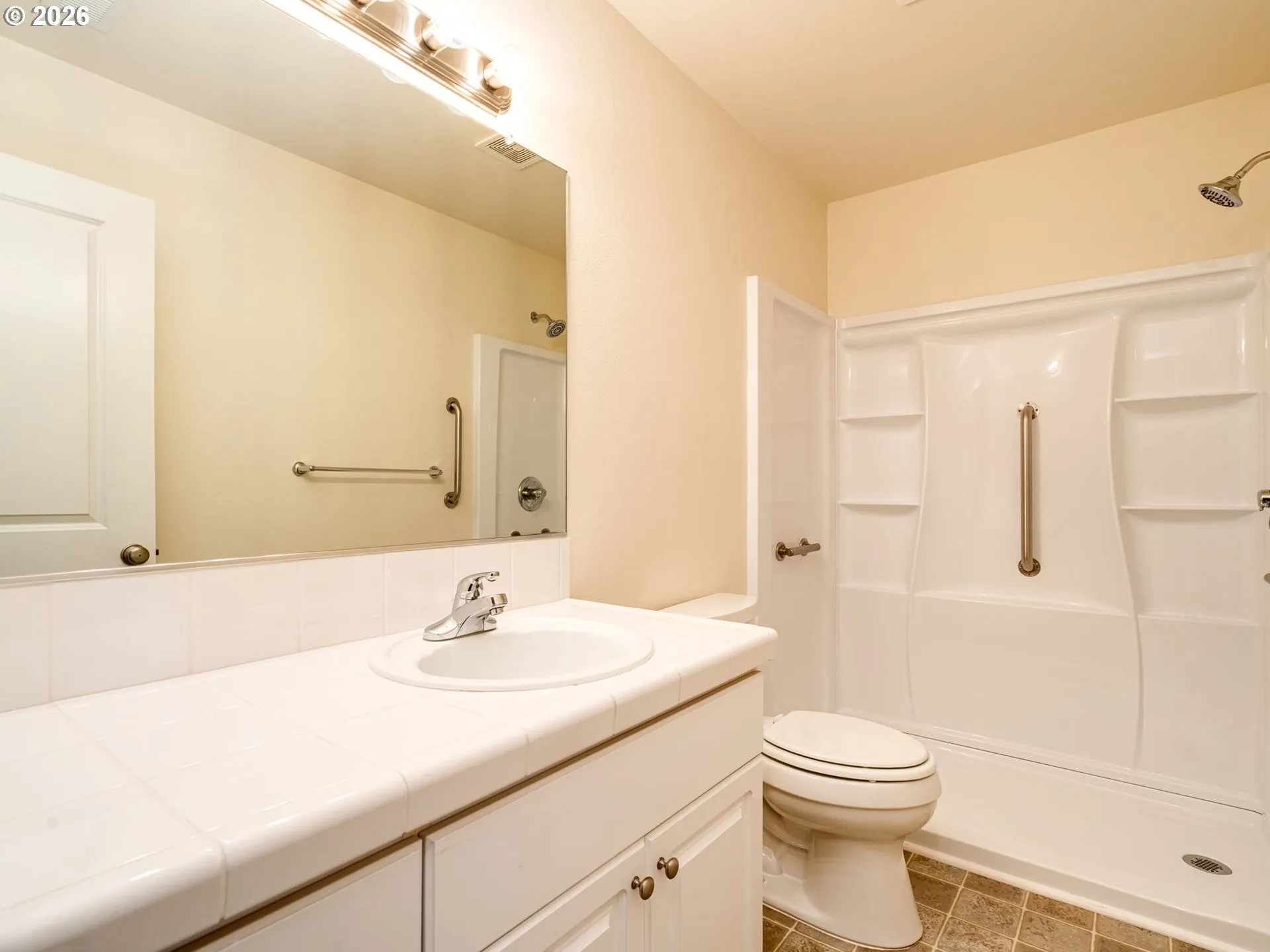 Bathroom-Upper