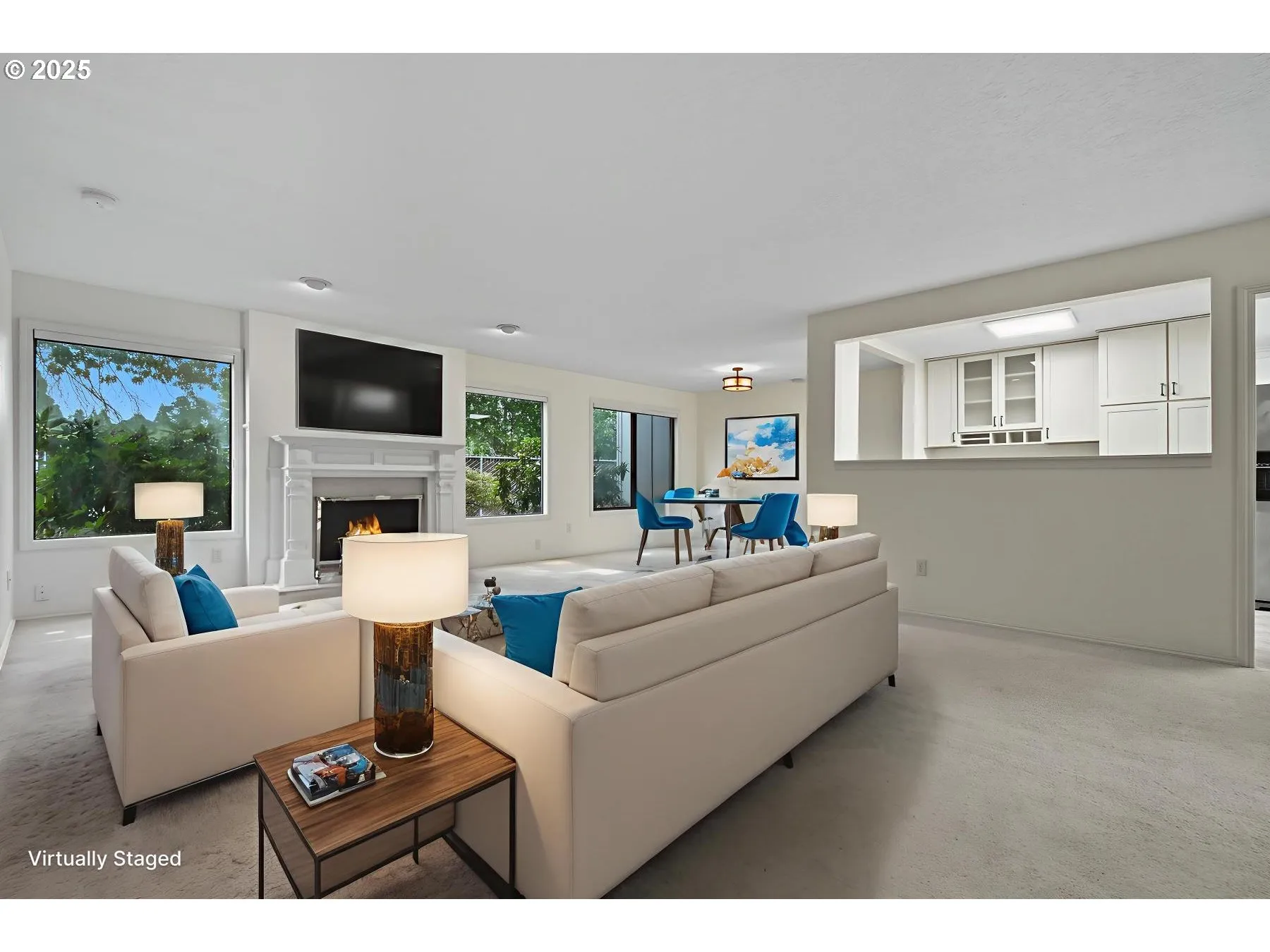 Living Room/Dining Room