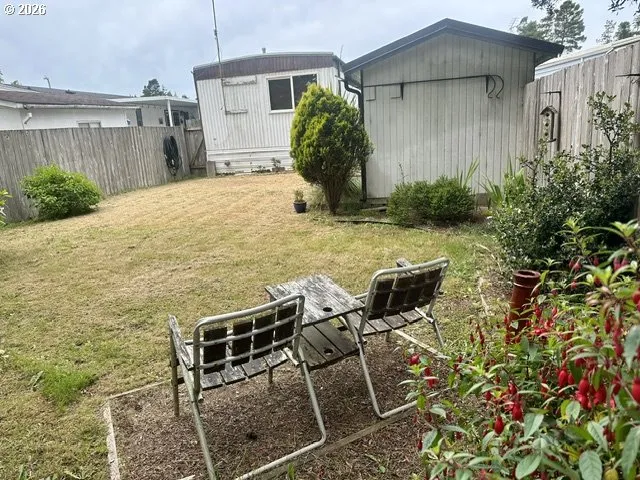 Yard-Back