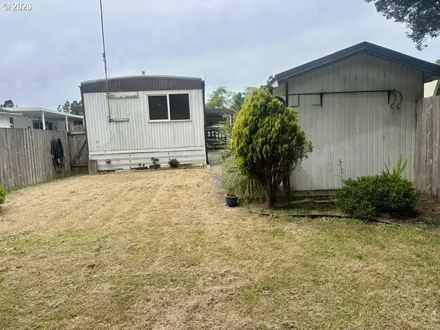 Yard-Back
