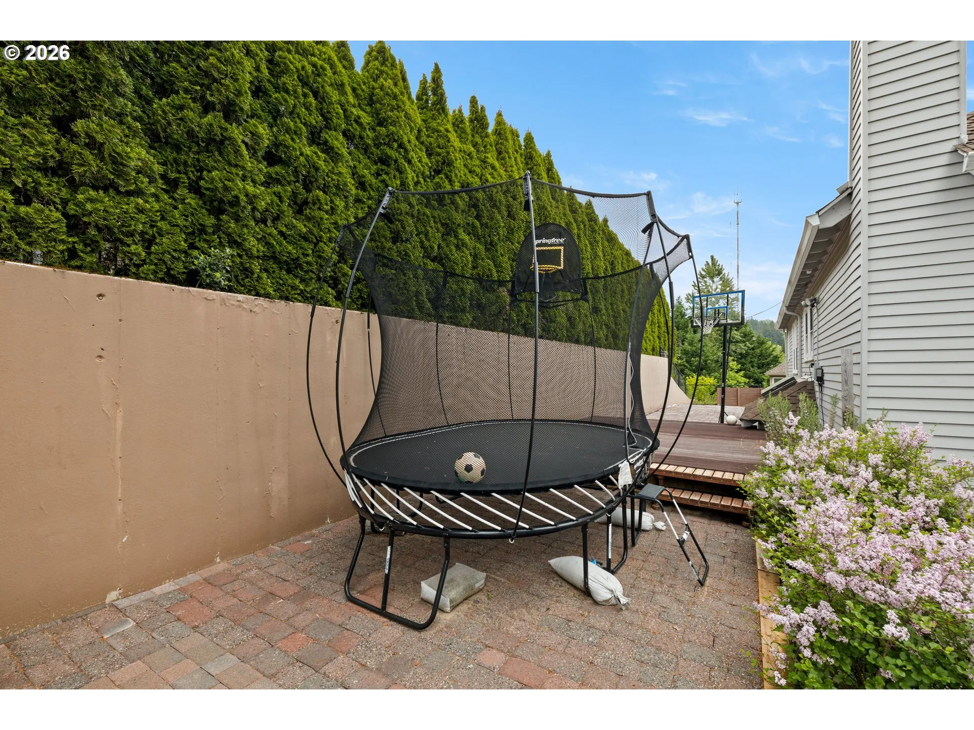 Yard-Back