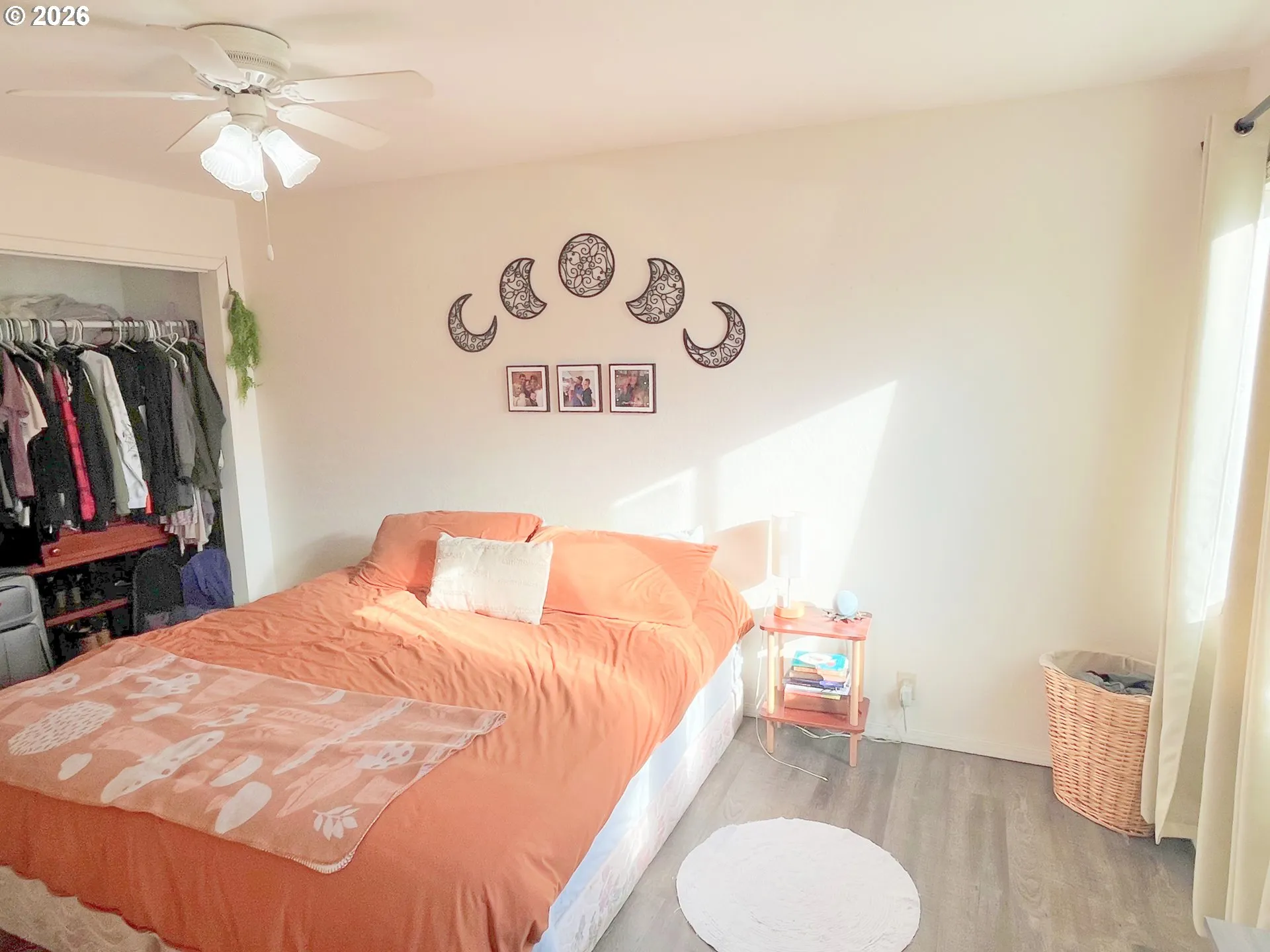 Bedroom, Primary