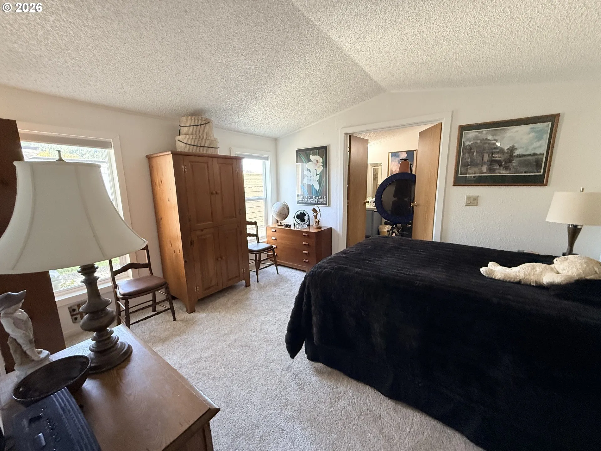 Bedroom, Primary-Vaulted Ceilings