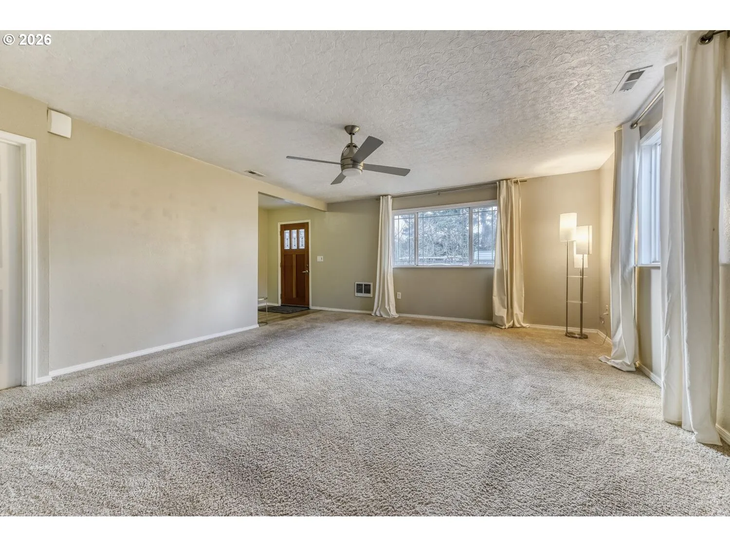 Living Room-Ceiling Fan