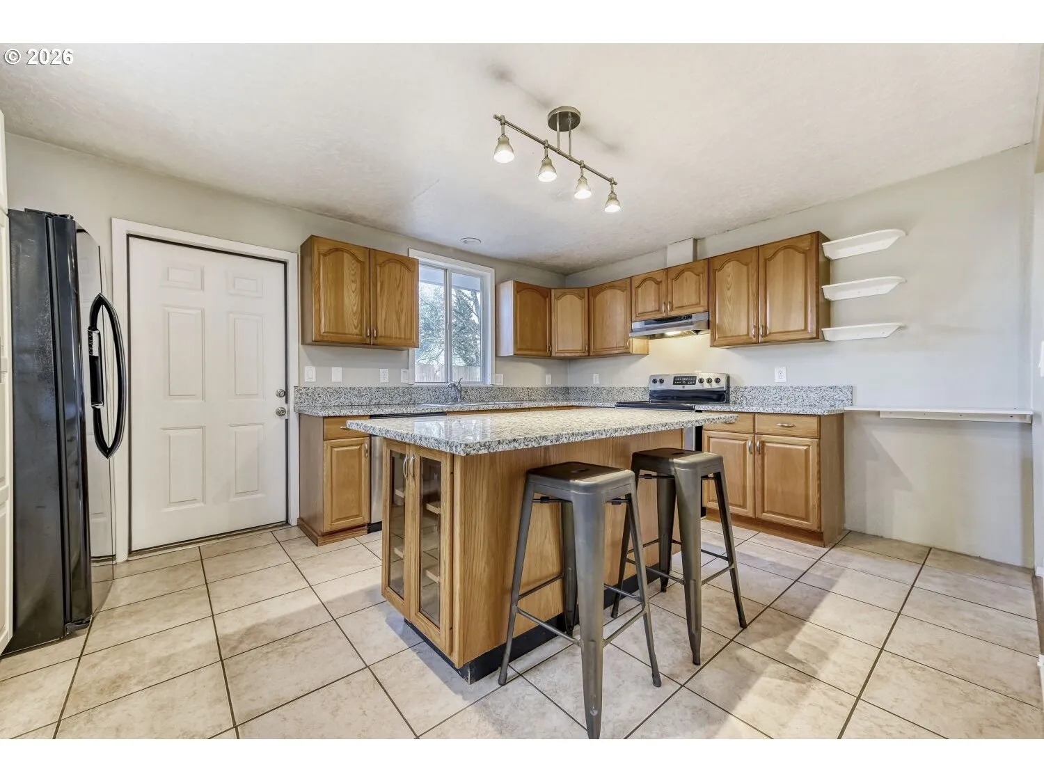 Kitchen-Breakfast Bar