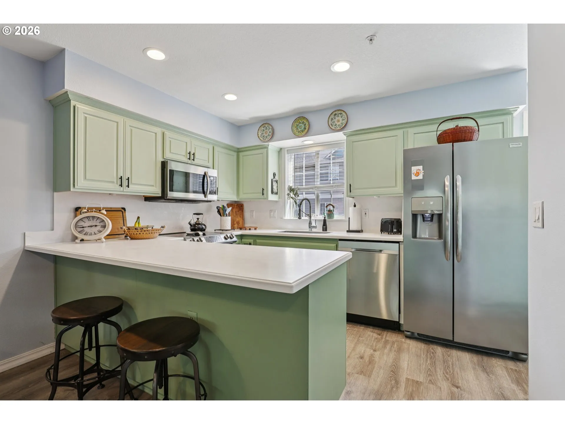 Kitchen-Breakfast Bar