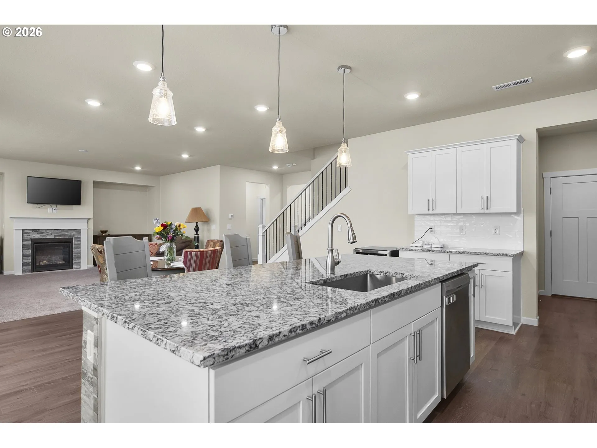 Kitchen/Nook-Island