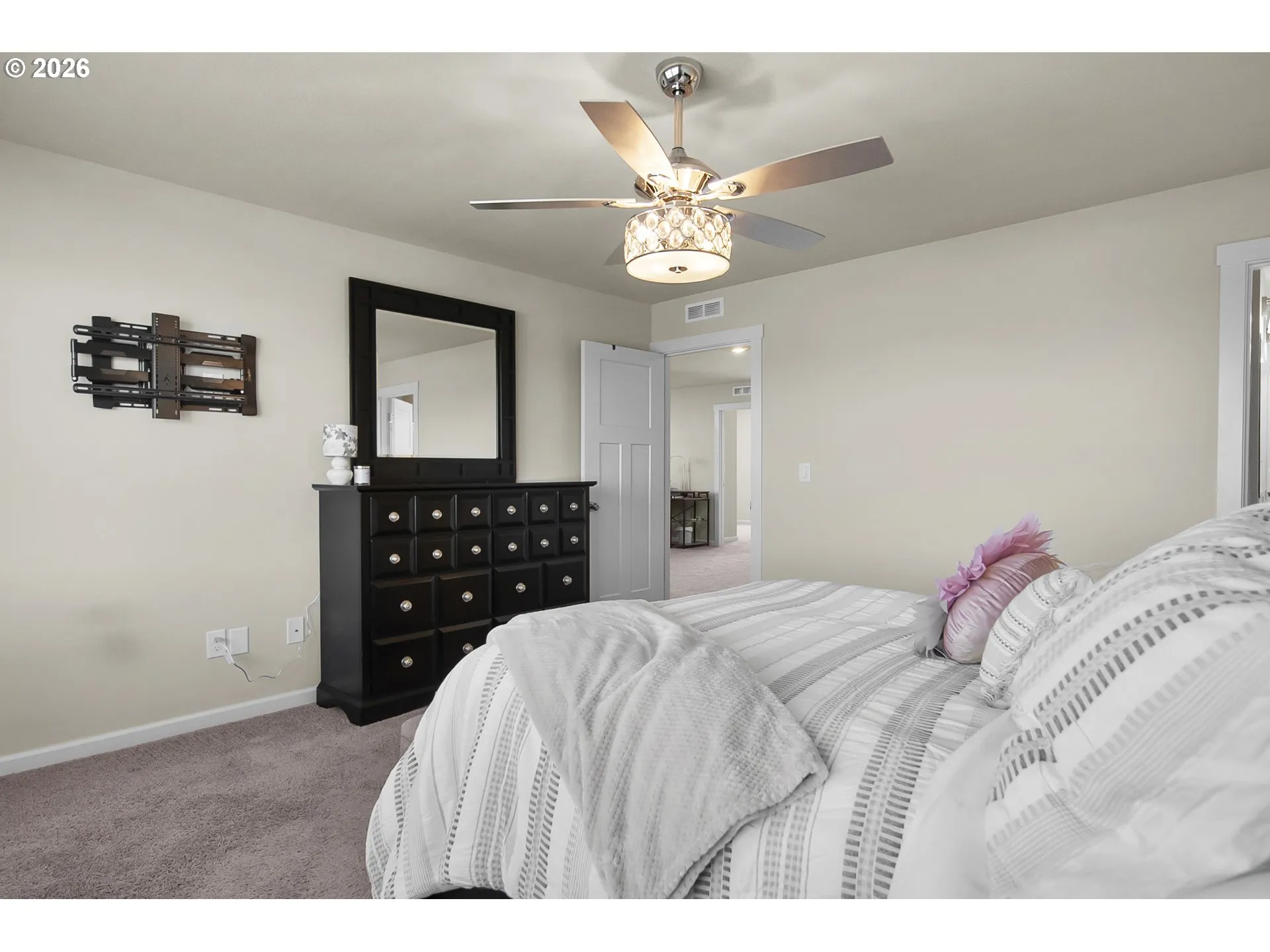 Primary Bedroom-Upper