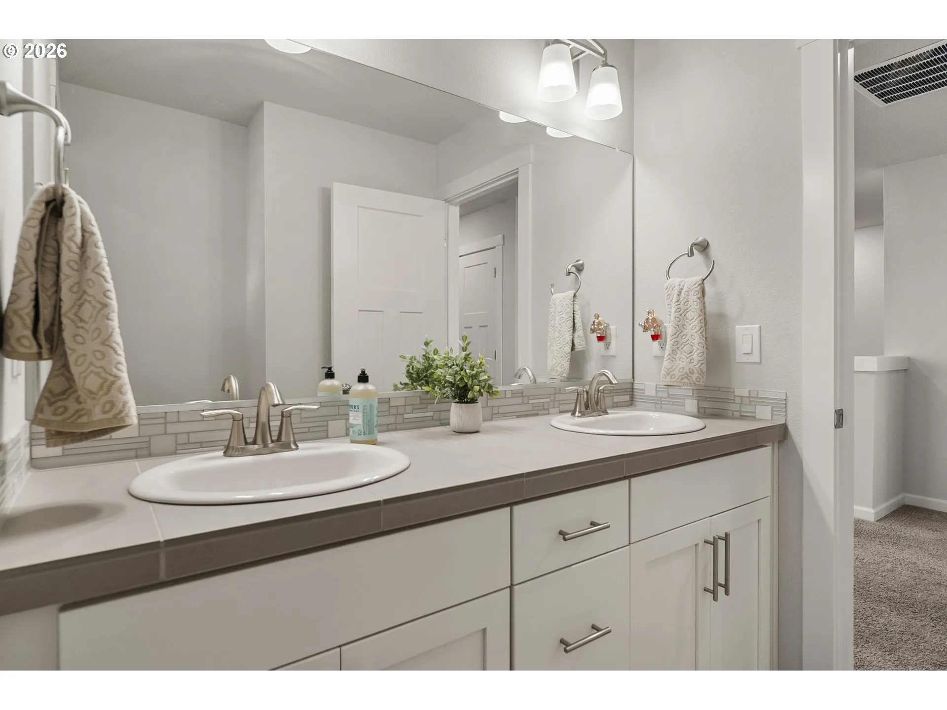 Bathroom-Upper
