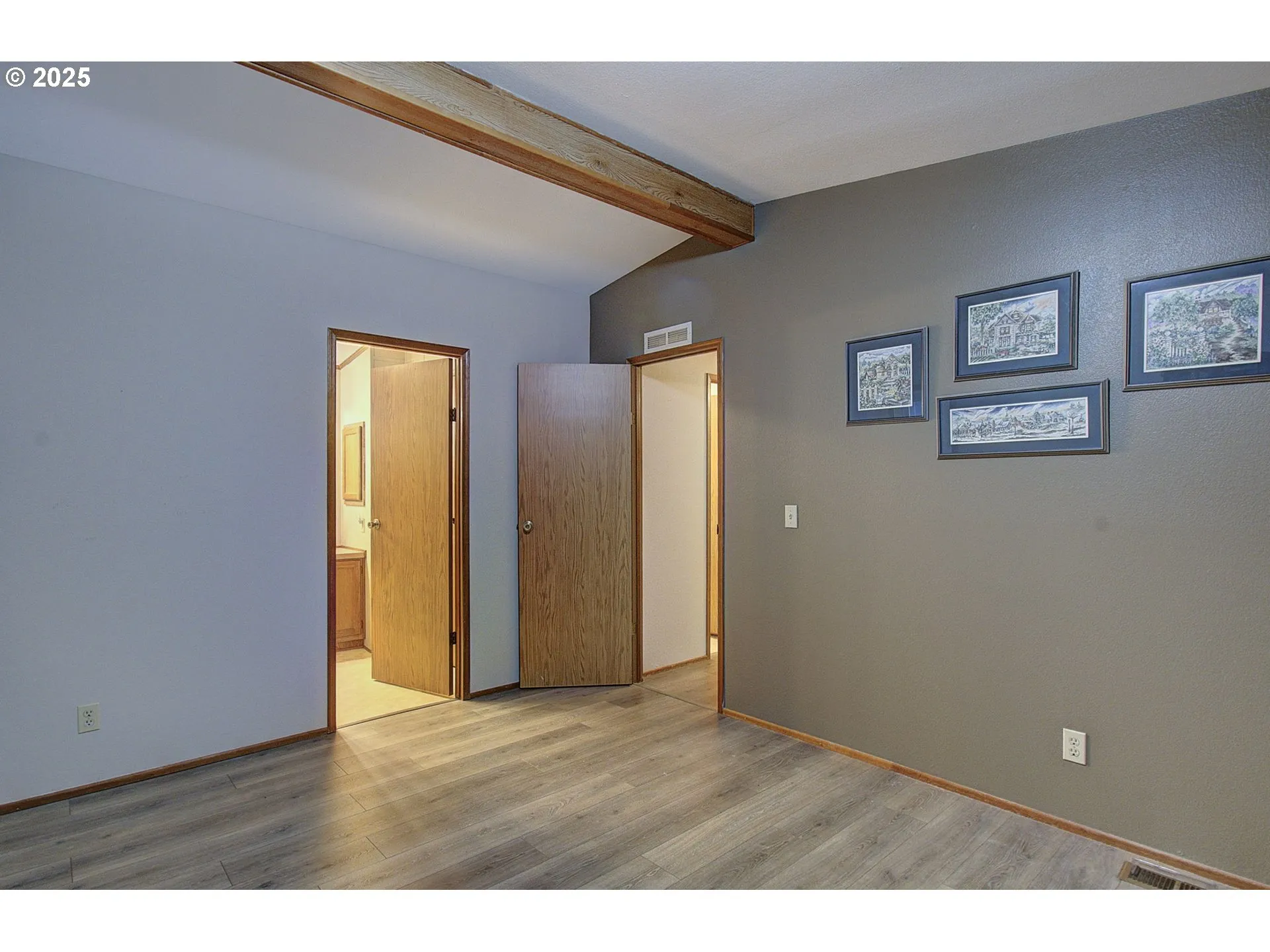 Bedroom, Primary