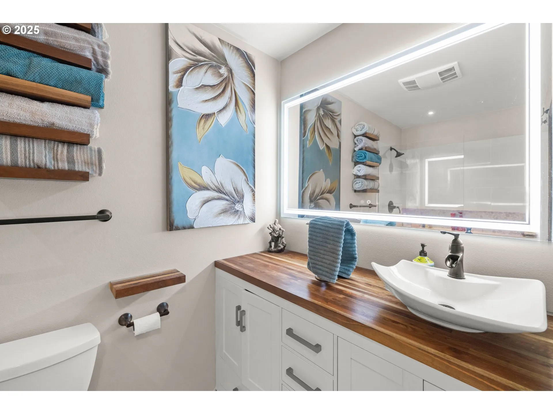 Primary Bedroom-Attached Bathroom