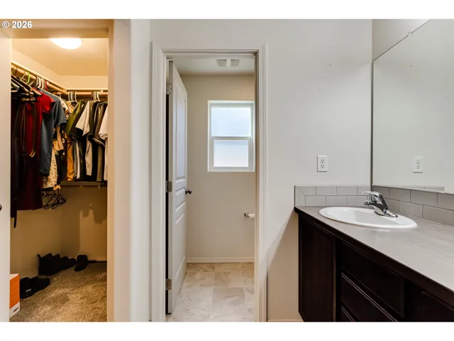 Bedroom, Owner's Suite-Walk-In Closet