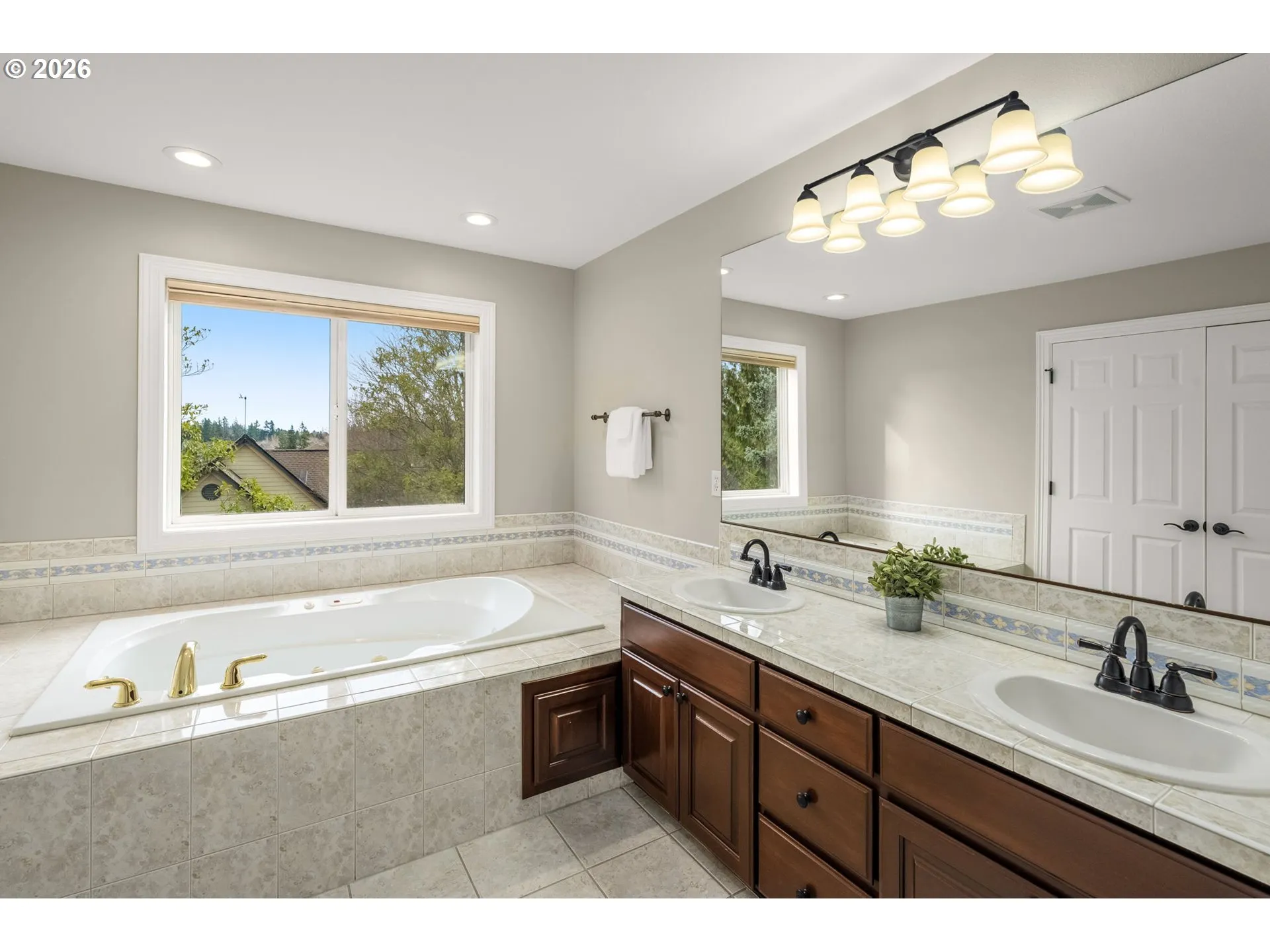 Primary Bedroom-Attached Bathroom