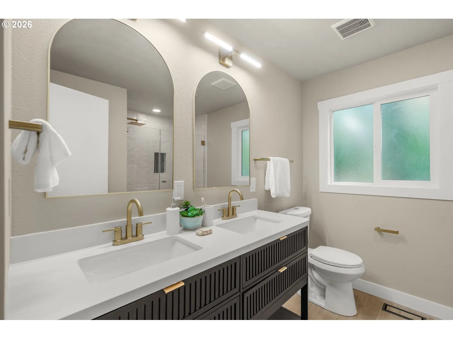 Bathroom-Upper