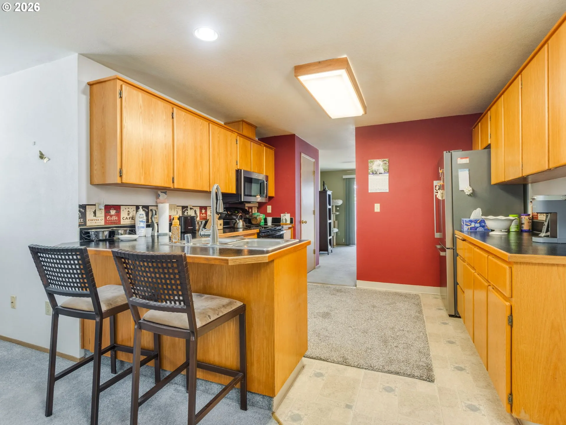 Kitchen-Breakfast Bar