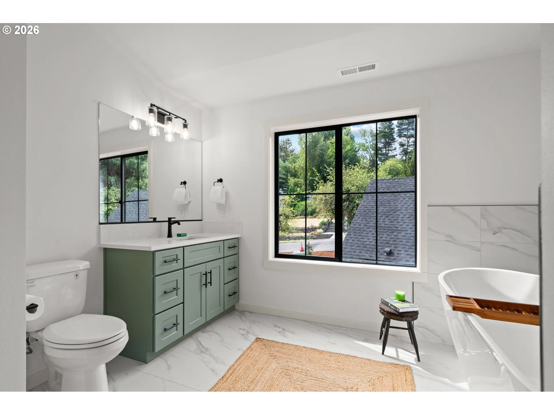 En Suite Bathroom-Upper
