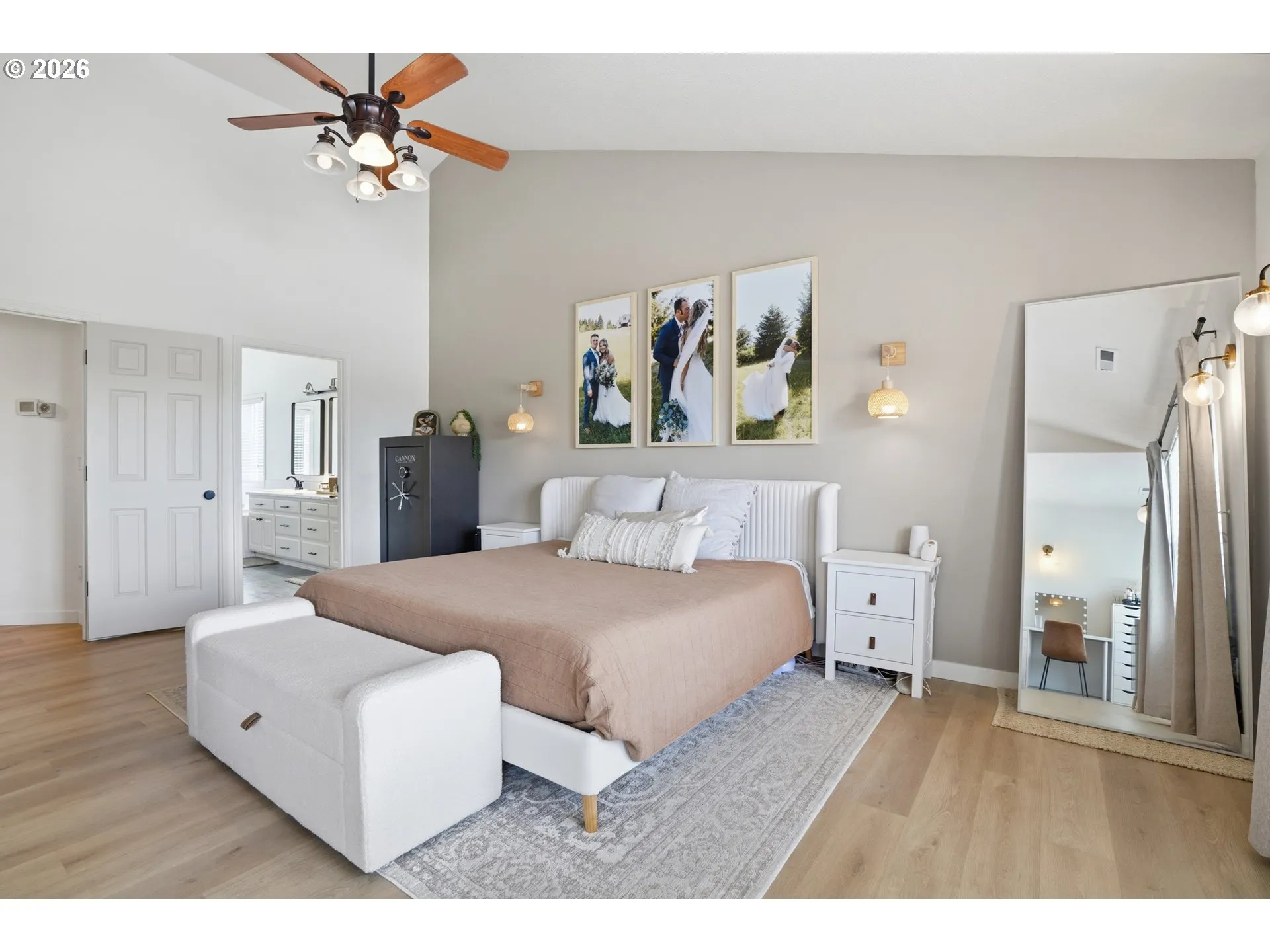 Bedroom, Primary