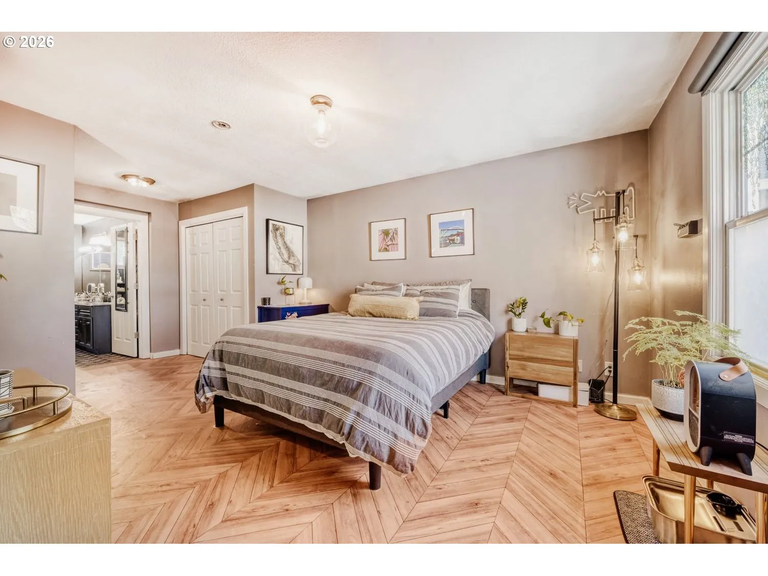 Bedroom, Owner's Suite-Main