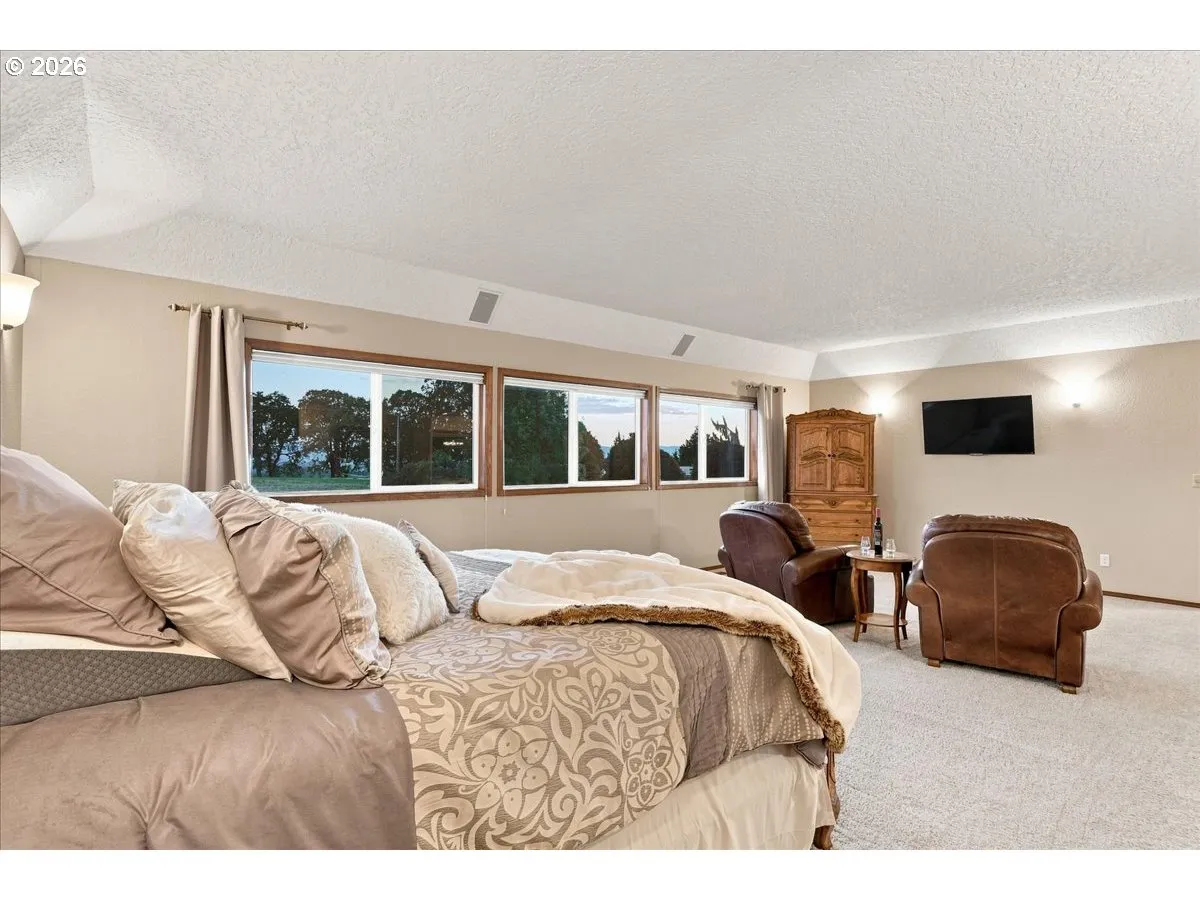 Owner's Suite Bedroom-Upper