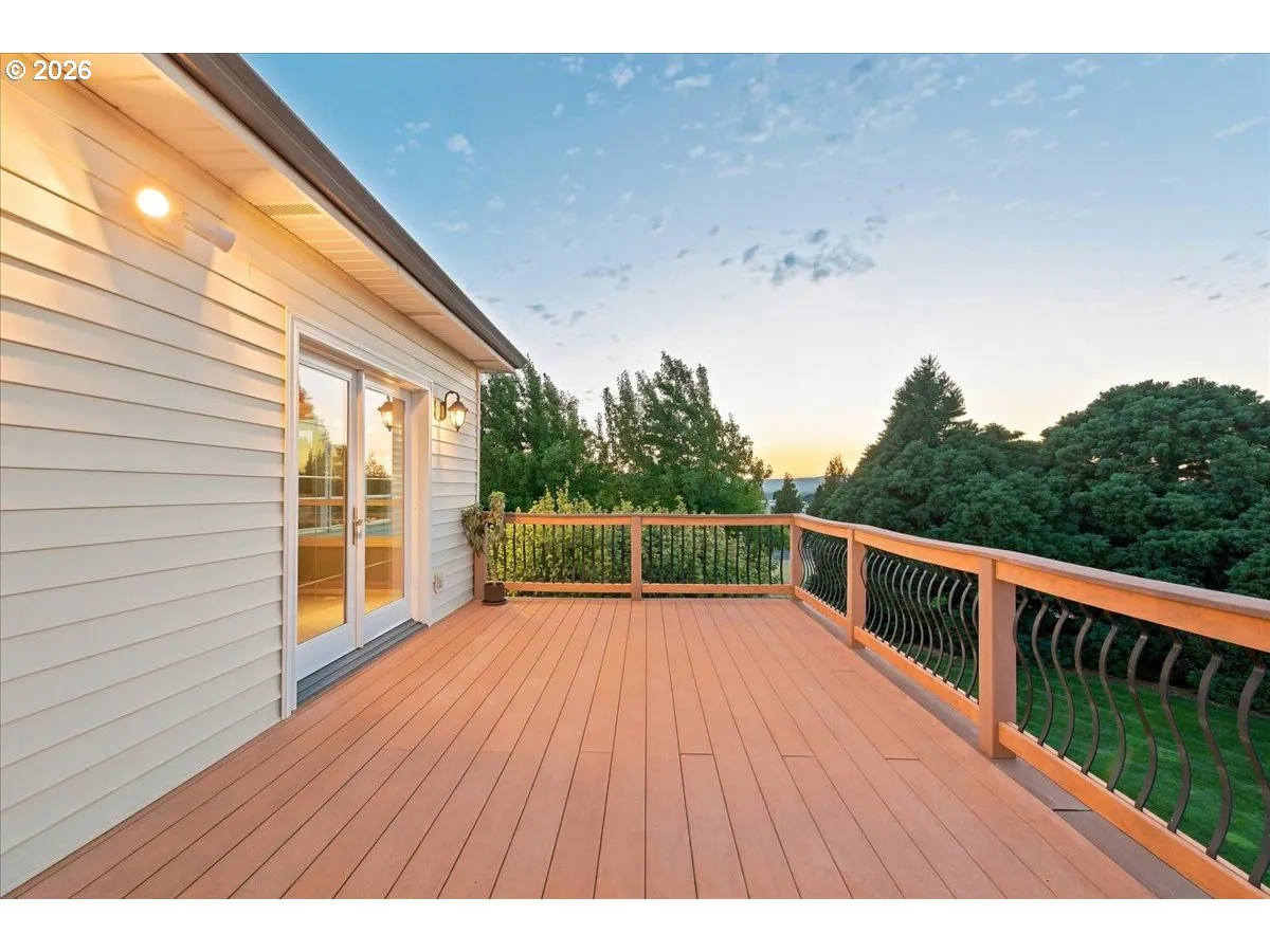Deck-Upper