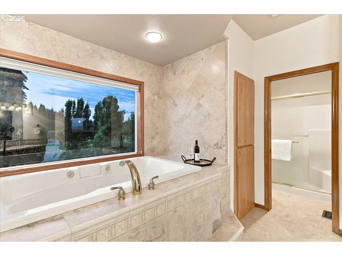 Owner's Suite Bathroom-Garden Tub