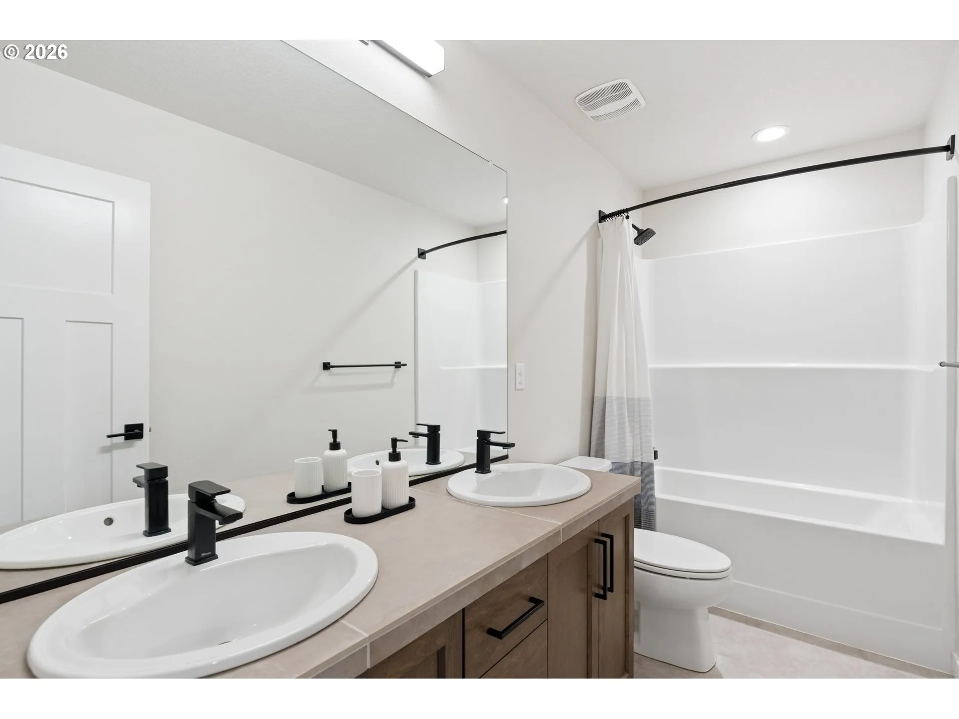 Bathroom-Upper