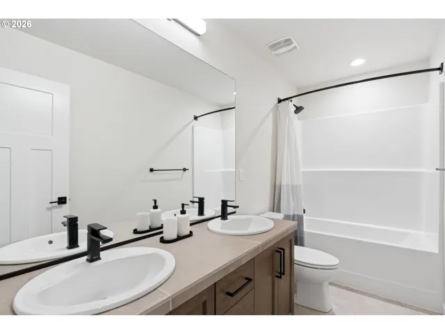 Bathroom-Upper