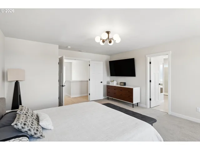 Owner's Suite Bedroom-Upper