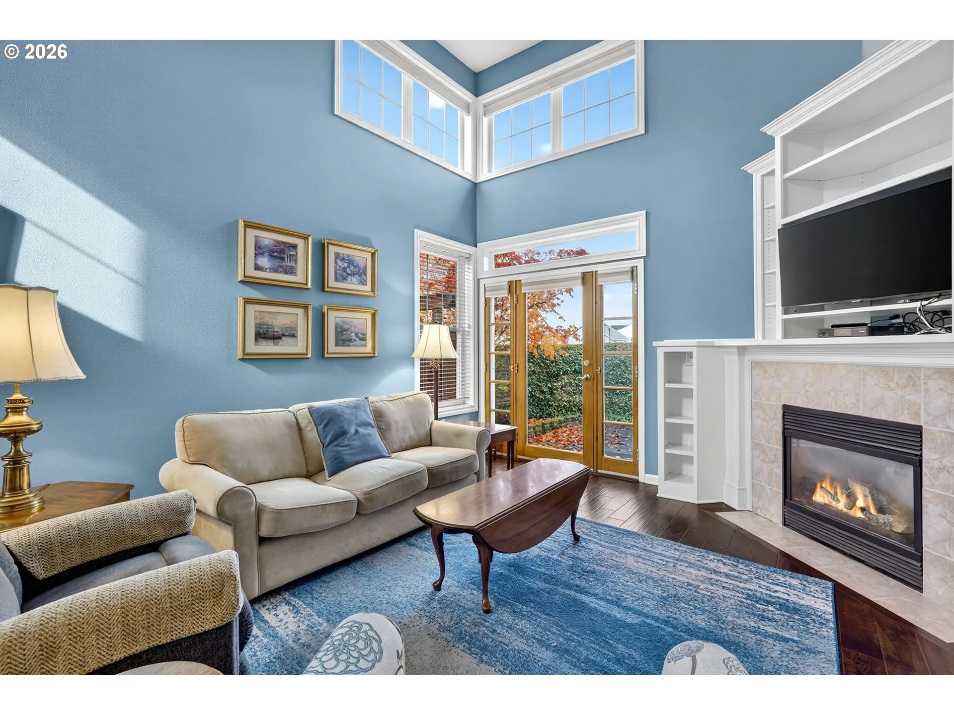 Living Room-Fireplace