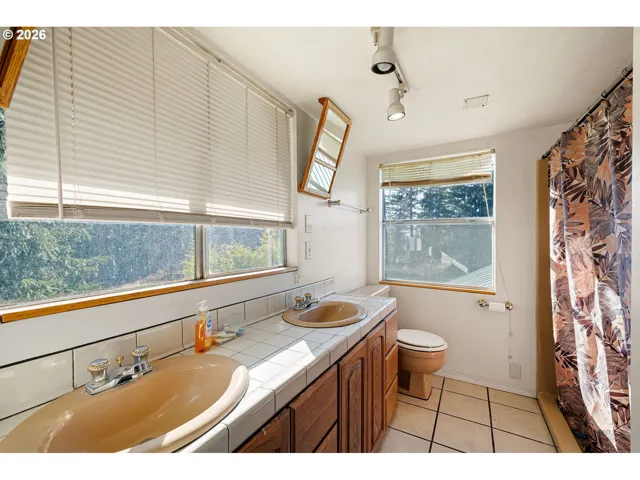 Upstairs Unit