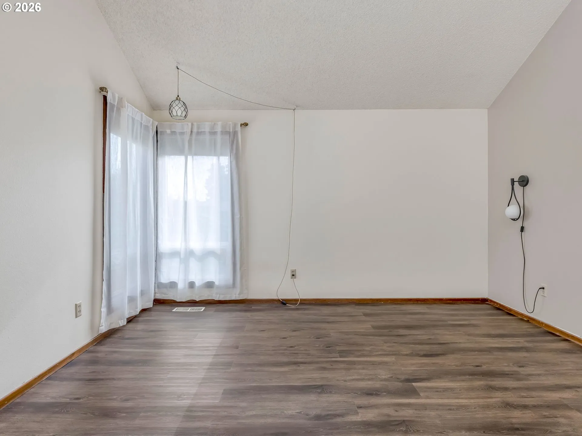 Bedroom, Primary
