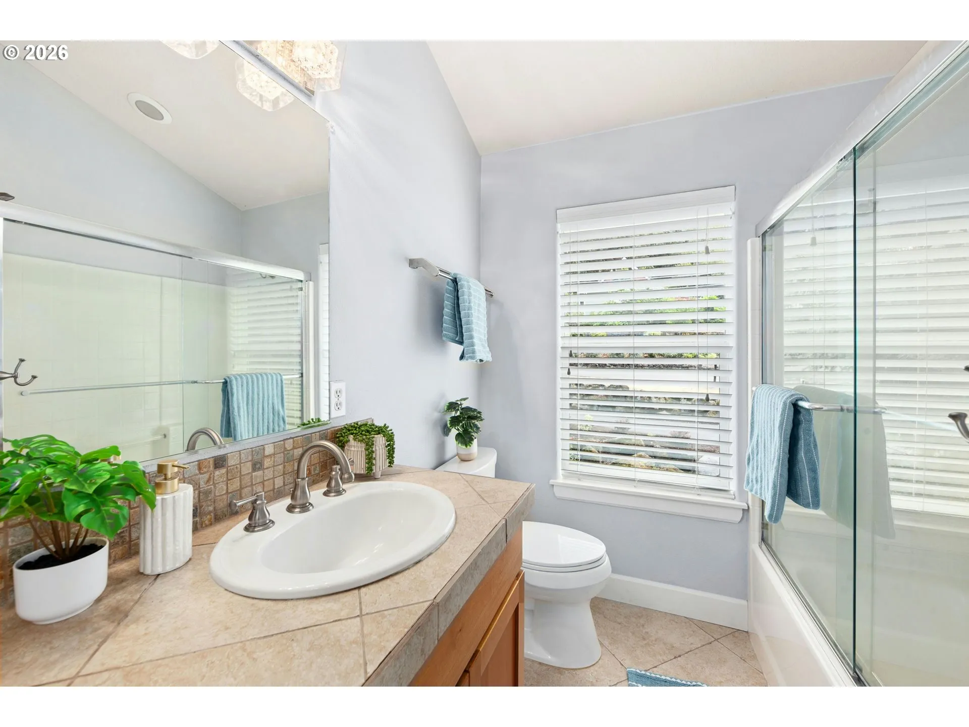 Bathroom, Attached-Upper