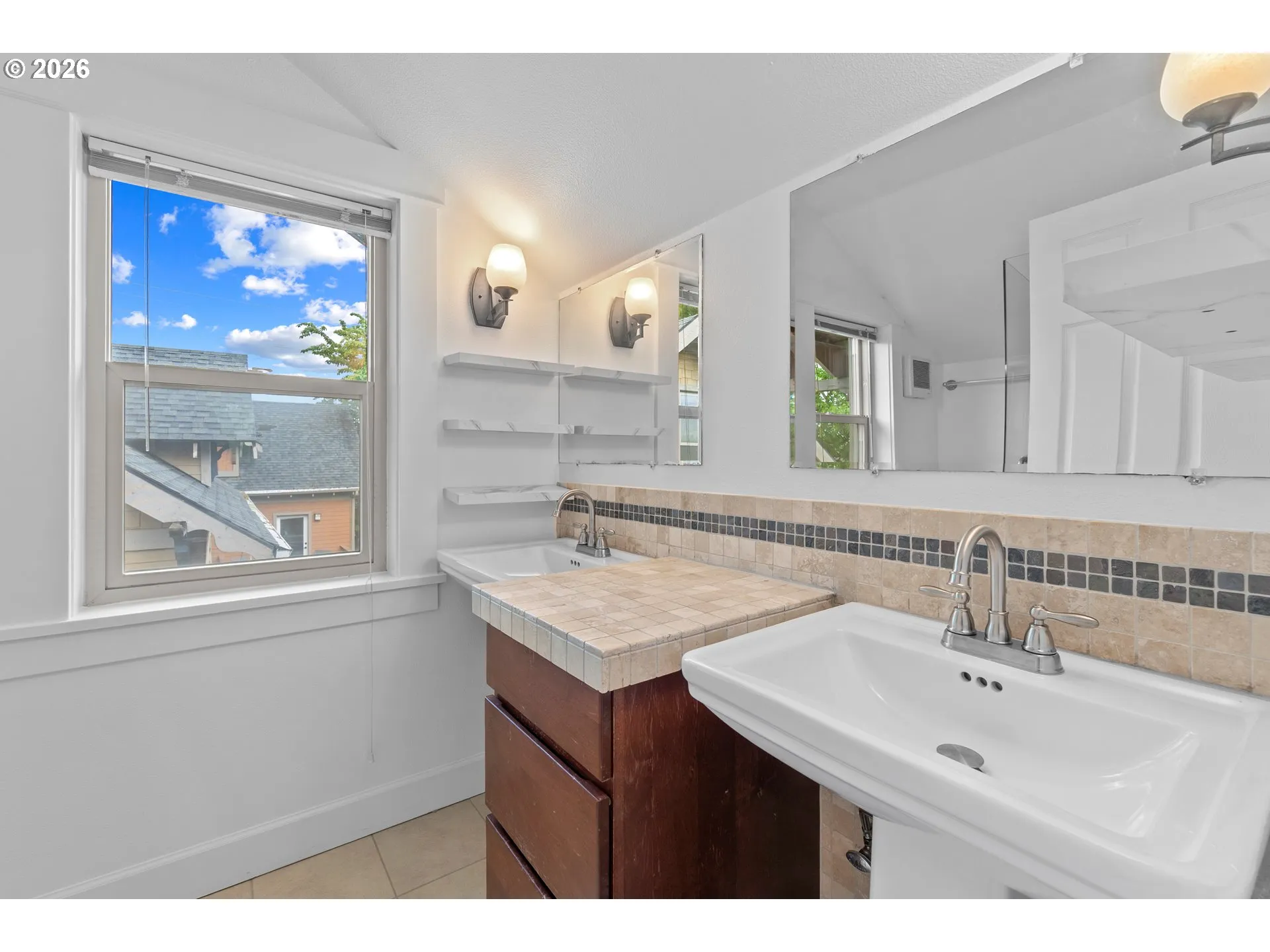 Bathroom-Upper