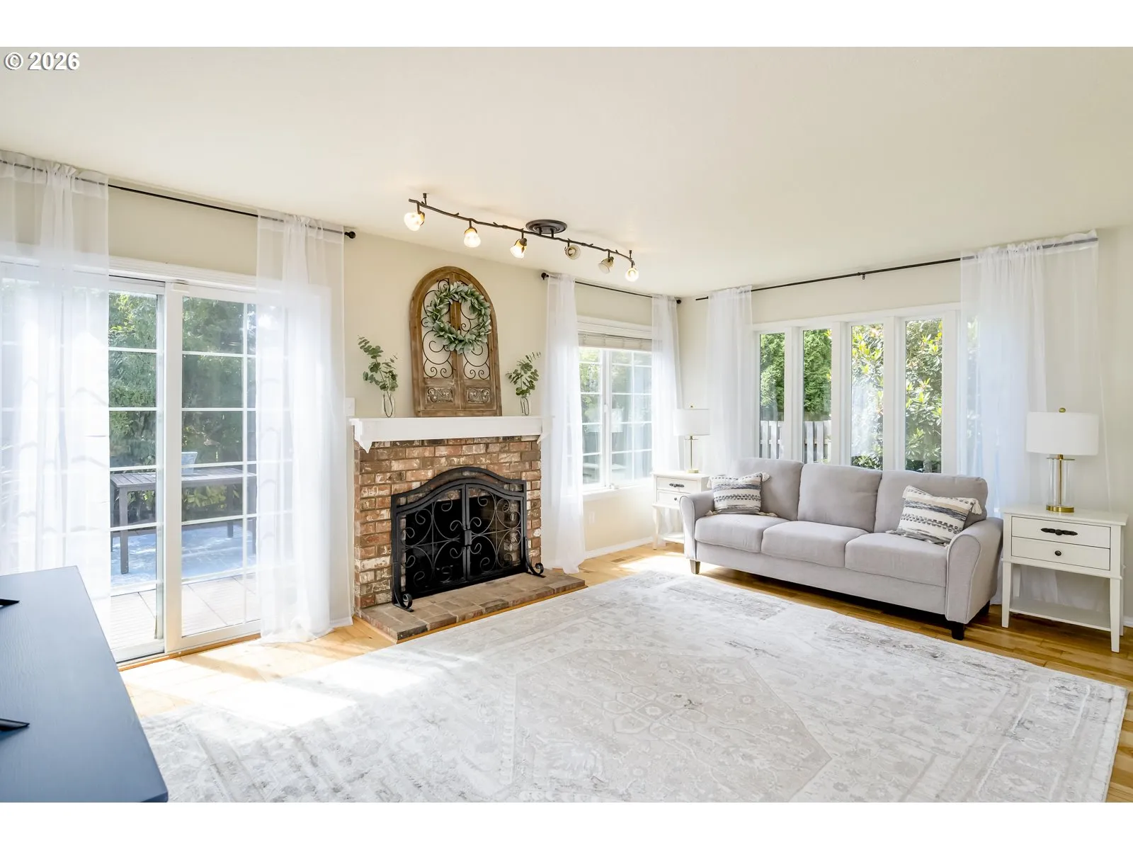 Living Room-Fireplace