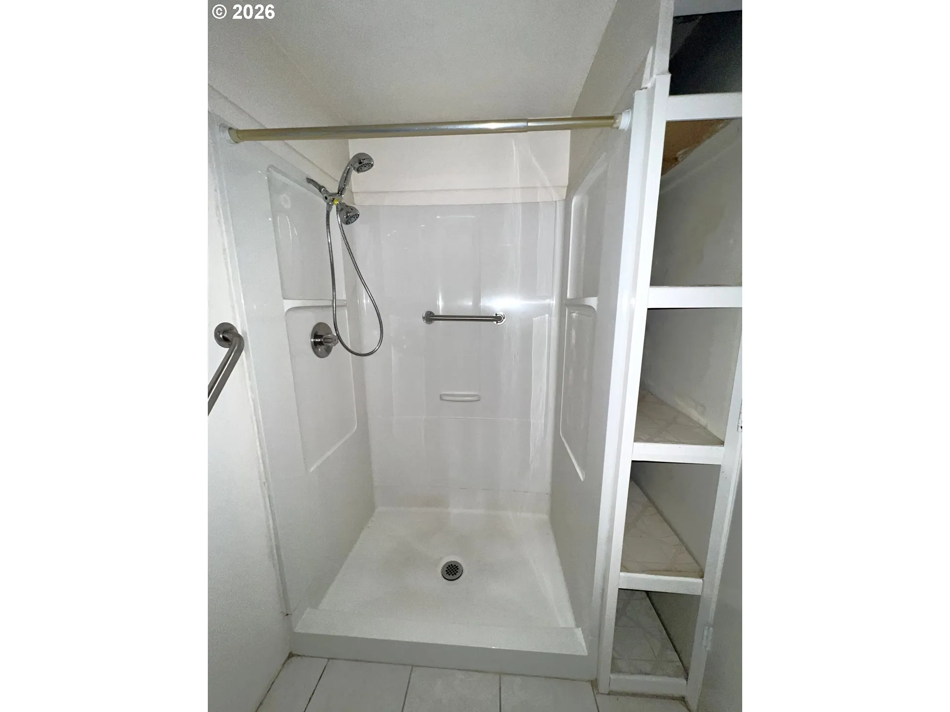 Bathroom-Walk in Shower