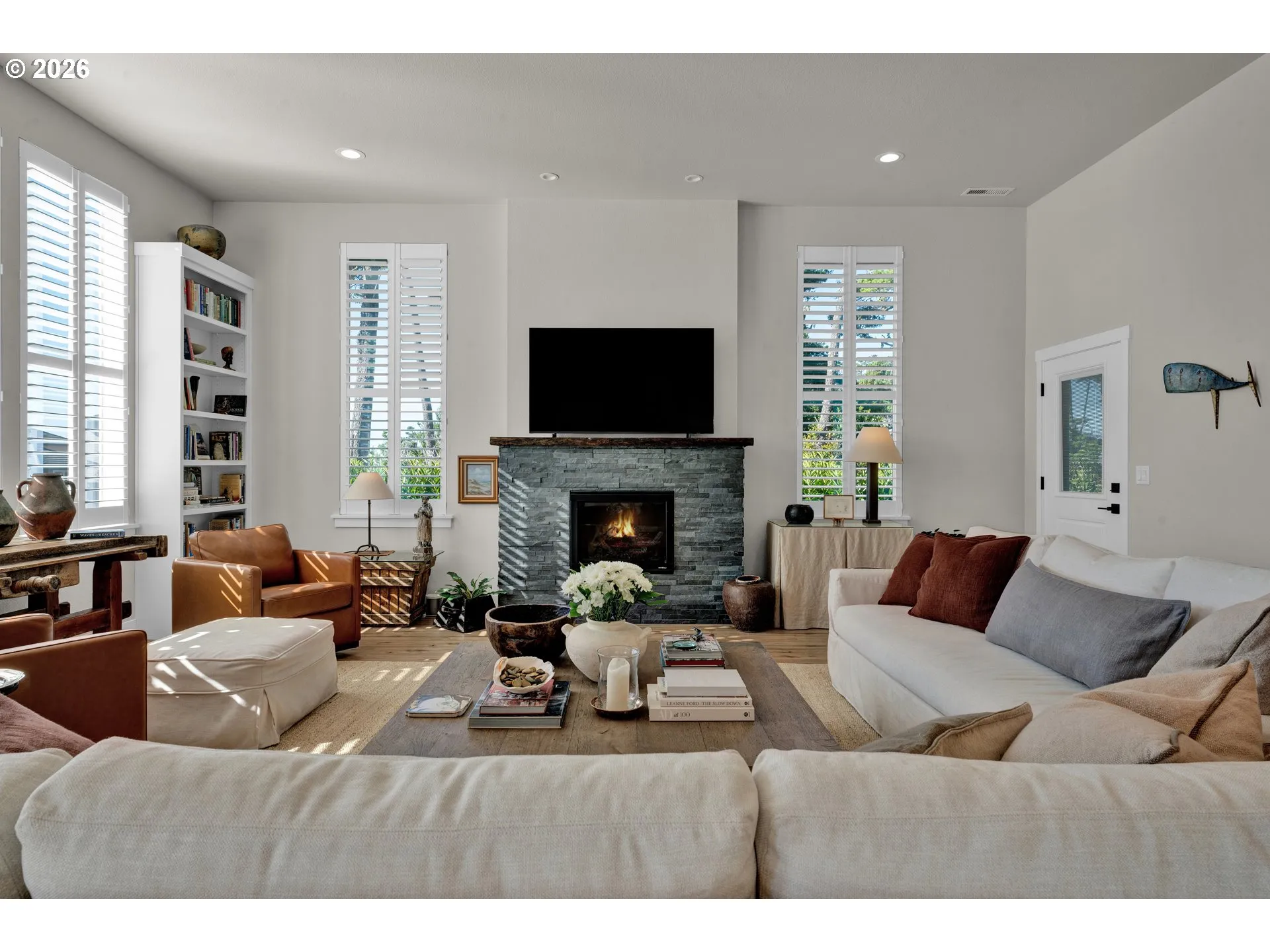 Living Room-Fireplace