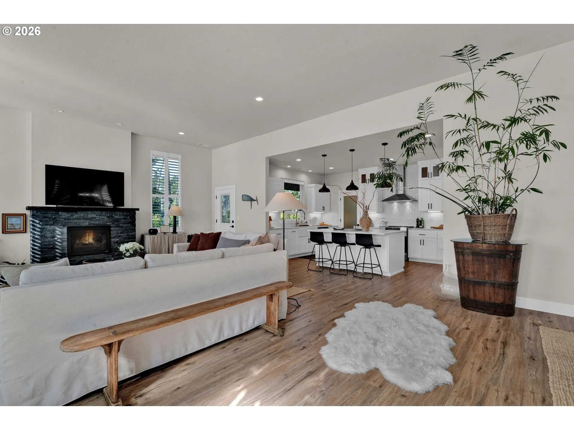Living Room-Fireplace