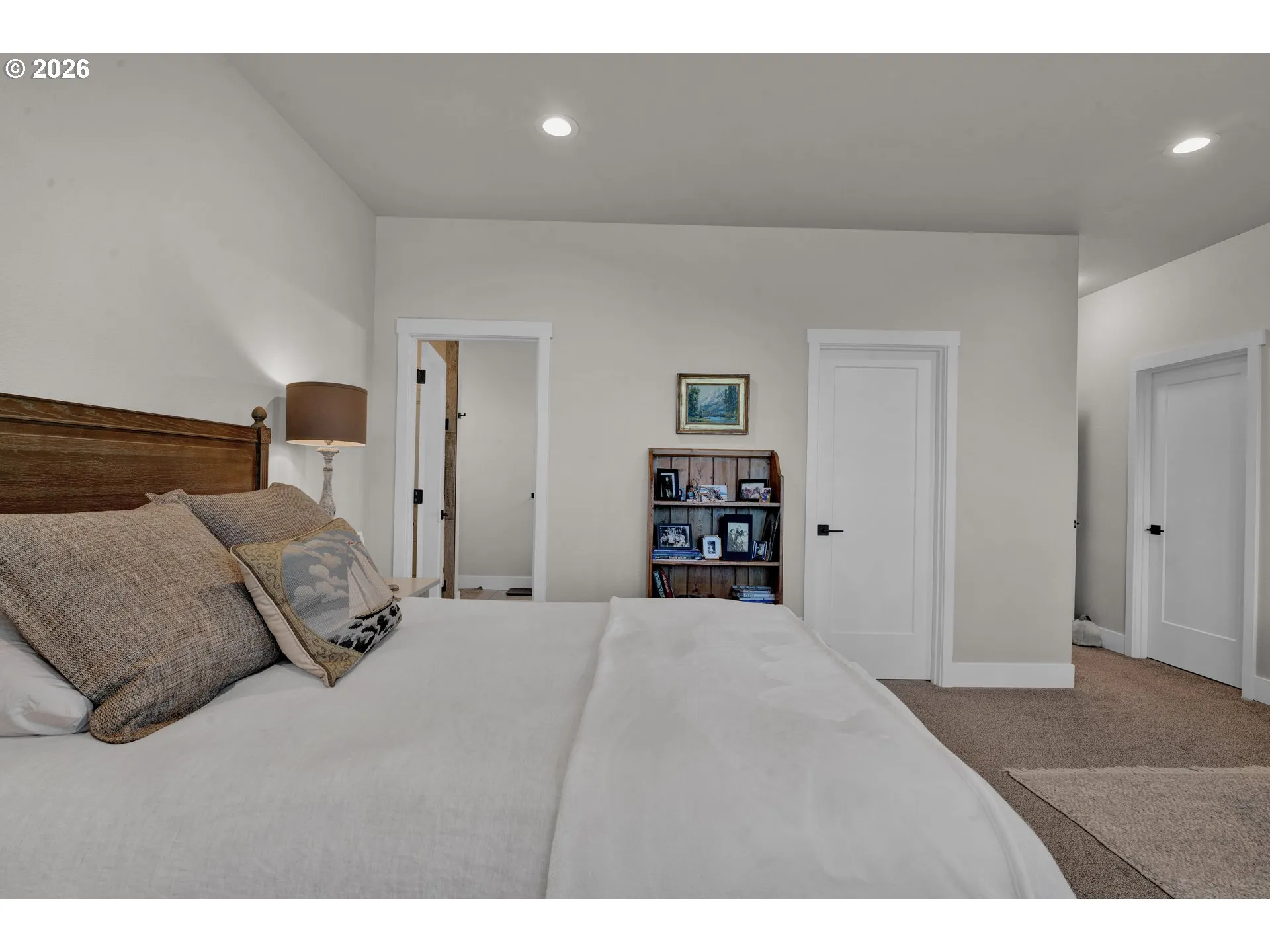 Bedroom, Primary