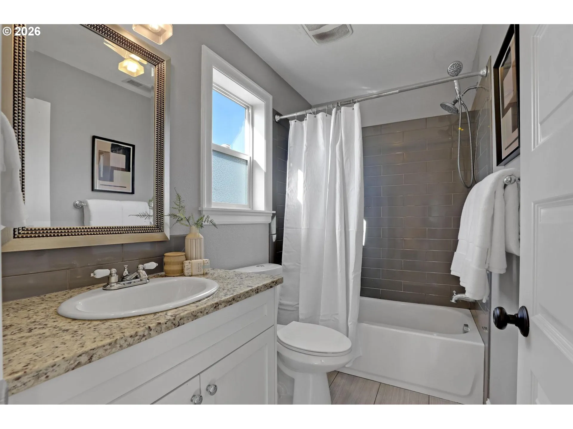 Bathroom, Attached-Upper