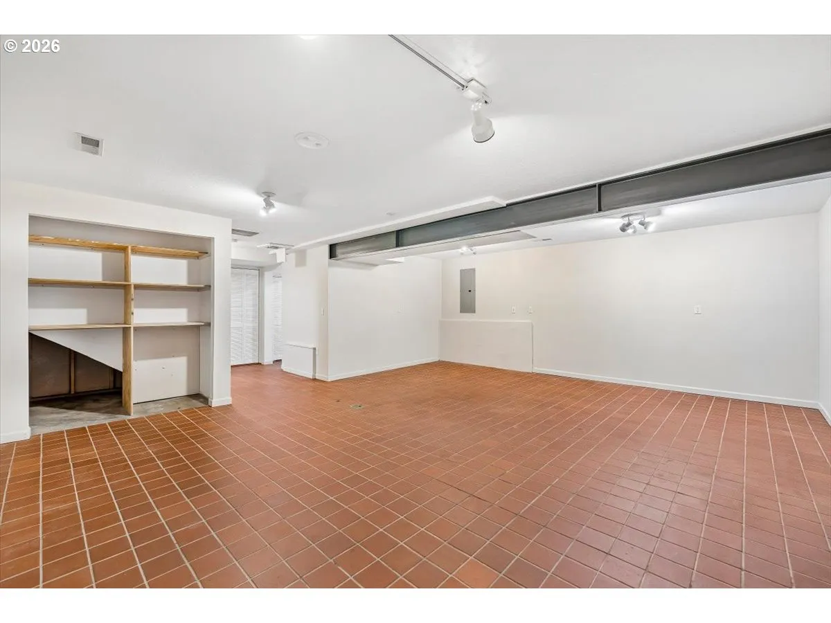 Bonus Room-Lower