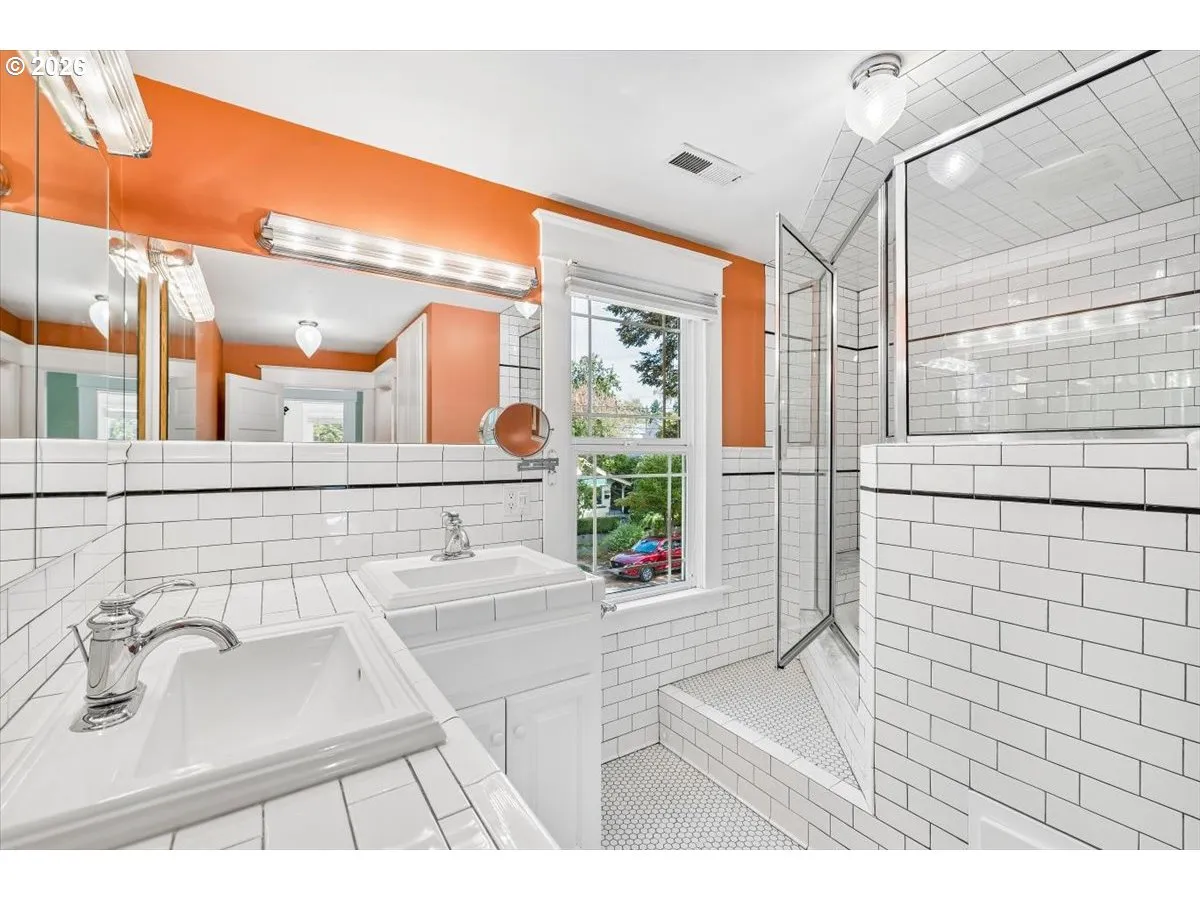 Bathroom-Upper