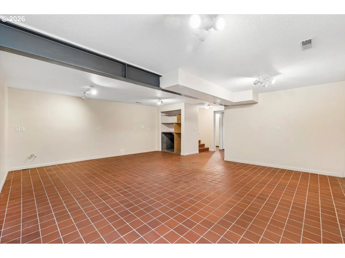 Bonus Room-Lower