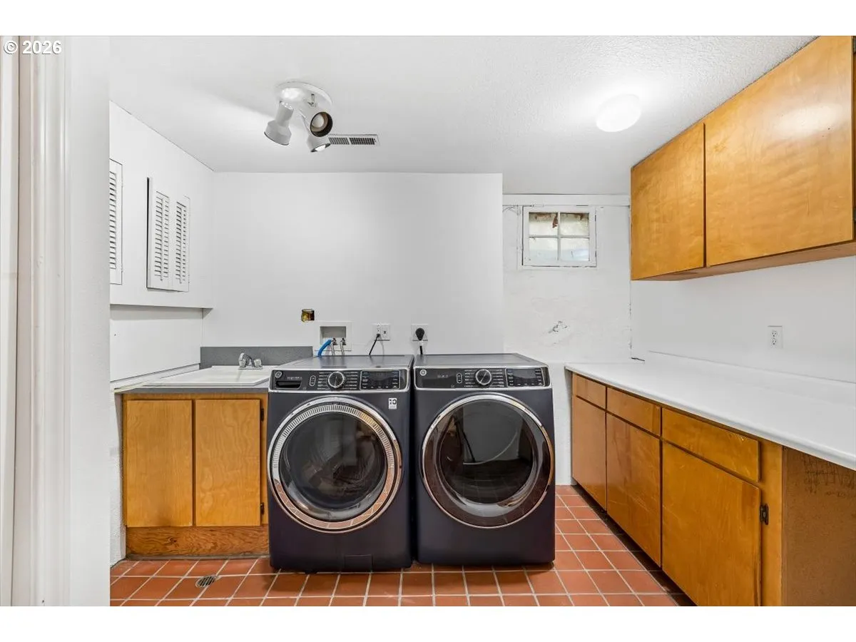 Laundry-Lower