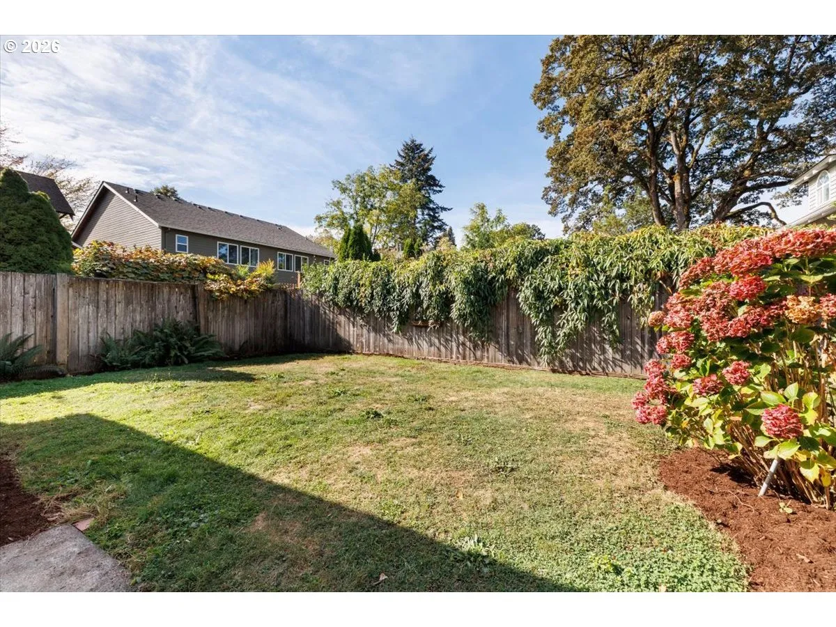 Yard-Back