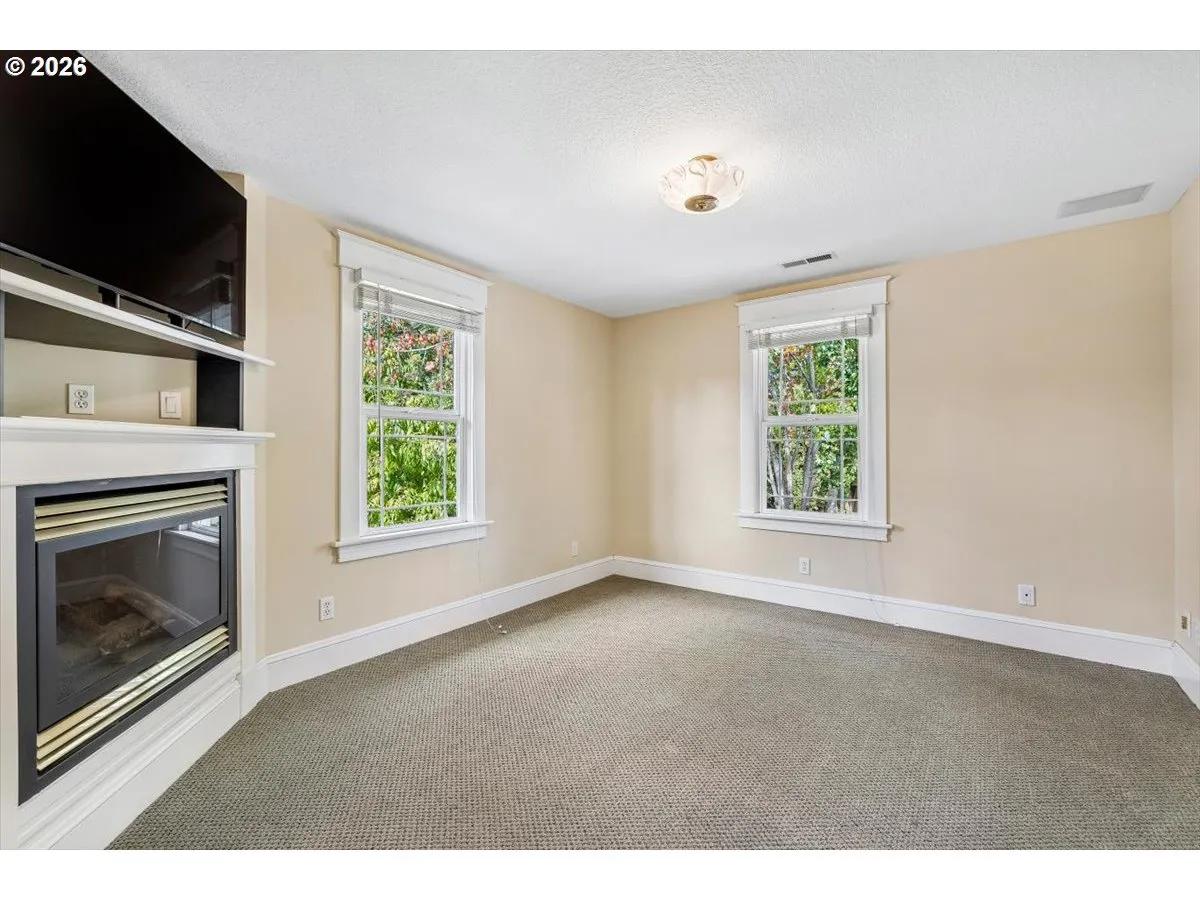 Bedroom, Primary-Upper