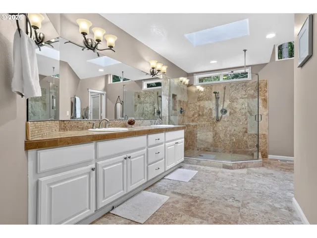 Bathroom-Upper